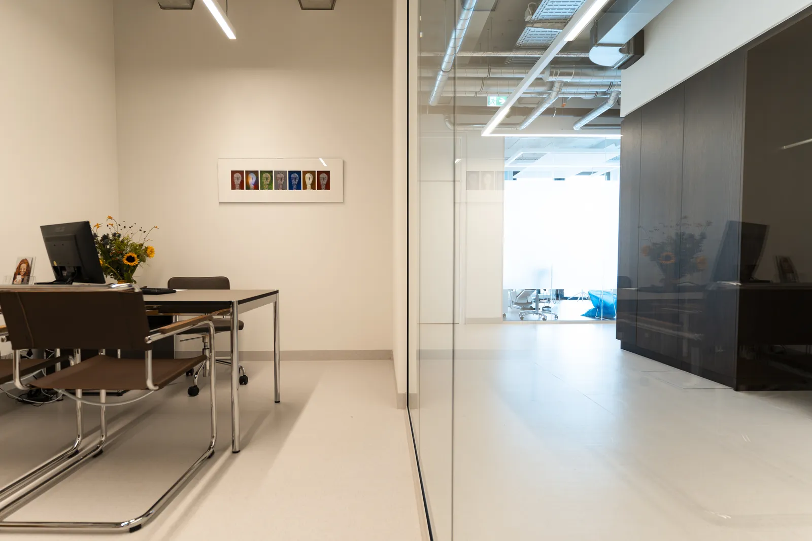 Arbeitsplatz im Besprechungsraum